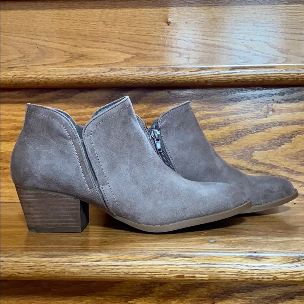 Short heeled Ankle Boots